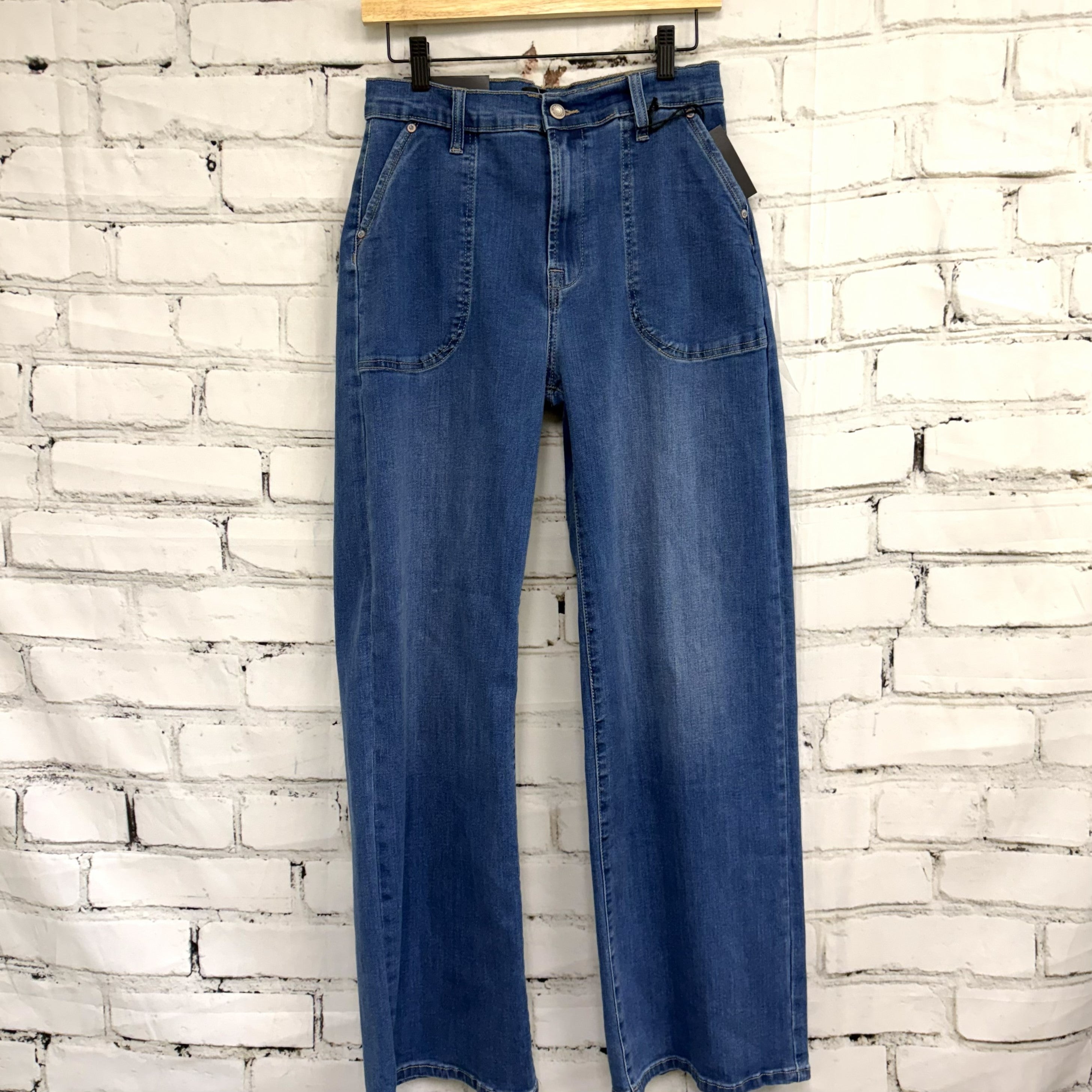 Medium Wash Straight-Leg Retro Jeans